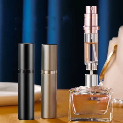 The Packt Atomizer in Green — front view of TSA-compliant glass spray bottle